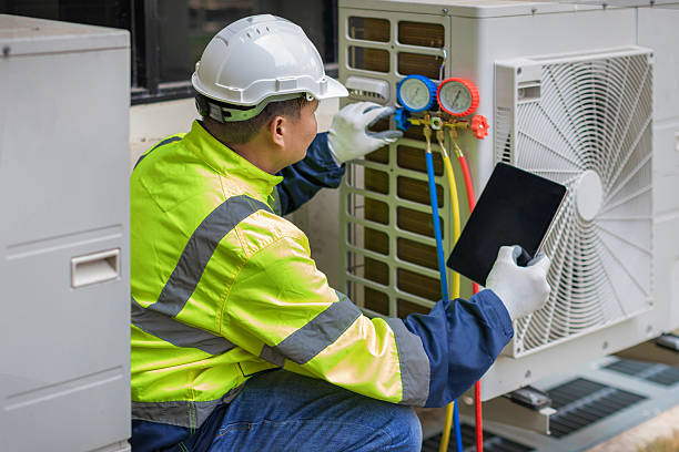Professional Hvac technician working in Clinton, MI
